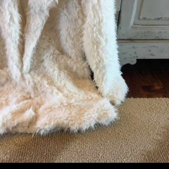 White Teddy Faux Fur Coat - Picture 4 of 4